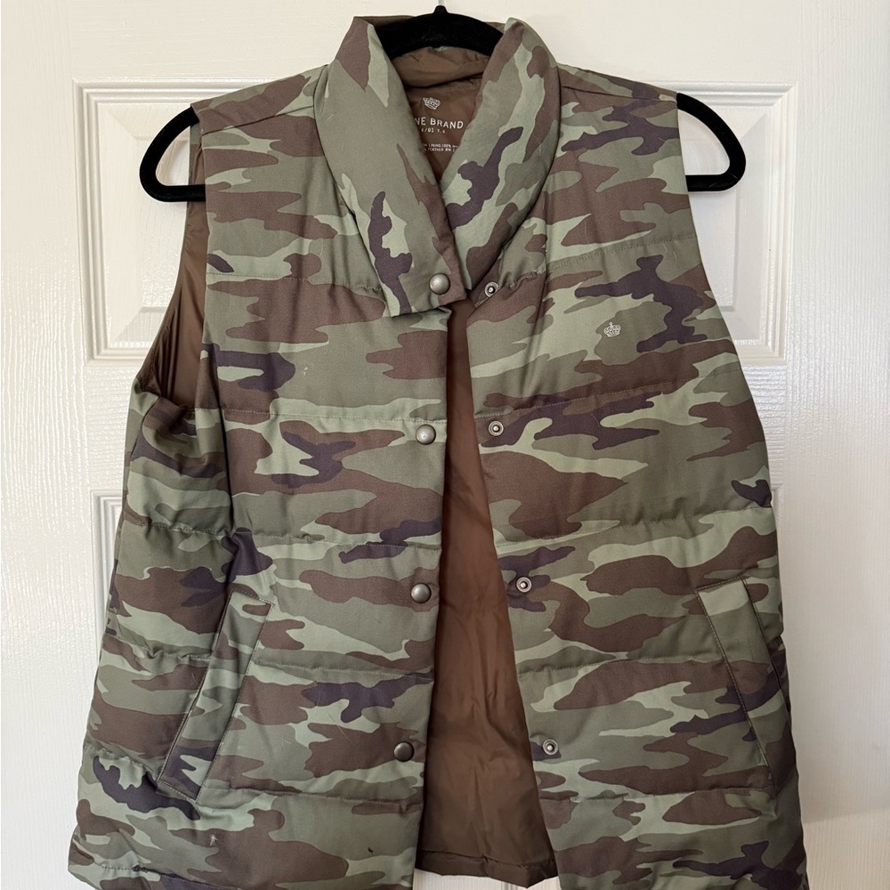Women's Camouflage Puffer Vest